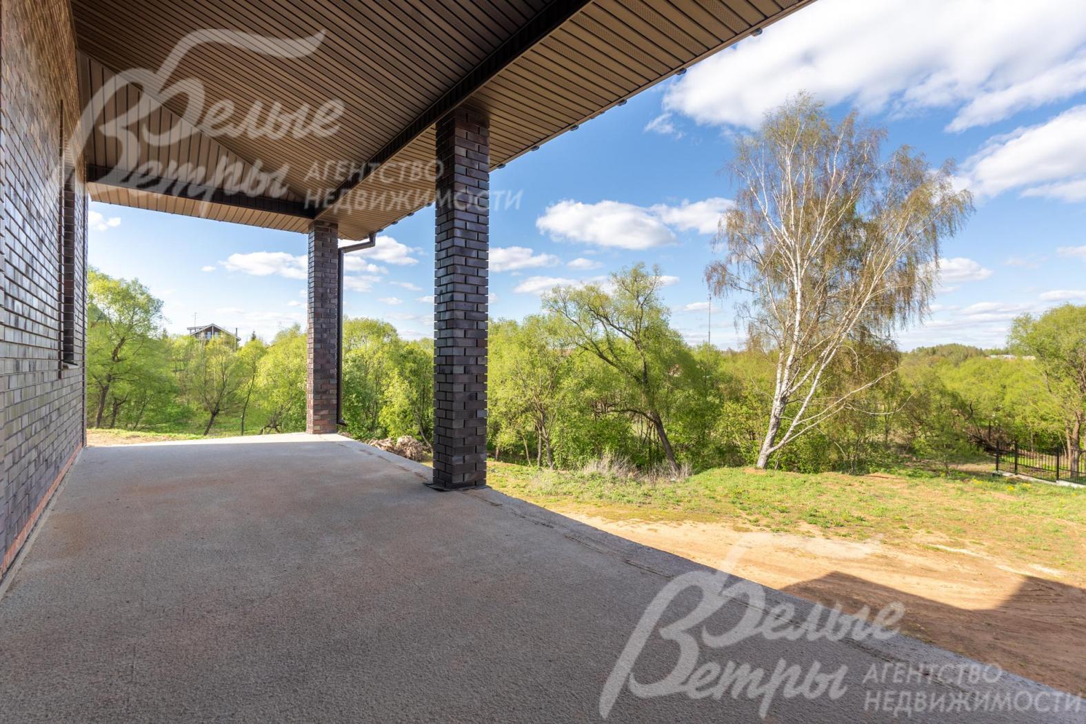 Терраса на 1-м этаже 17 кв.м с видом на участок