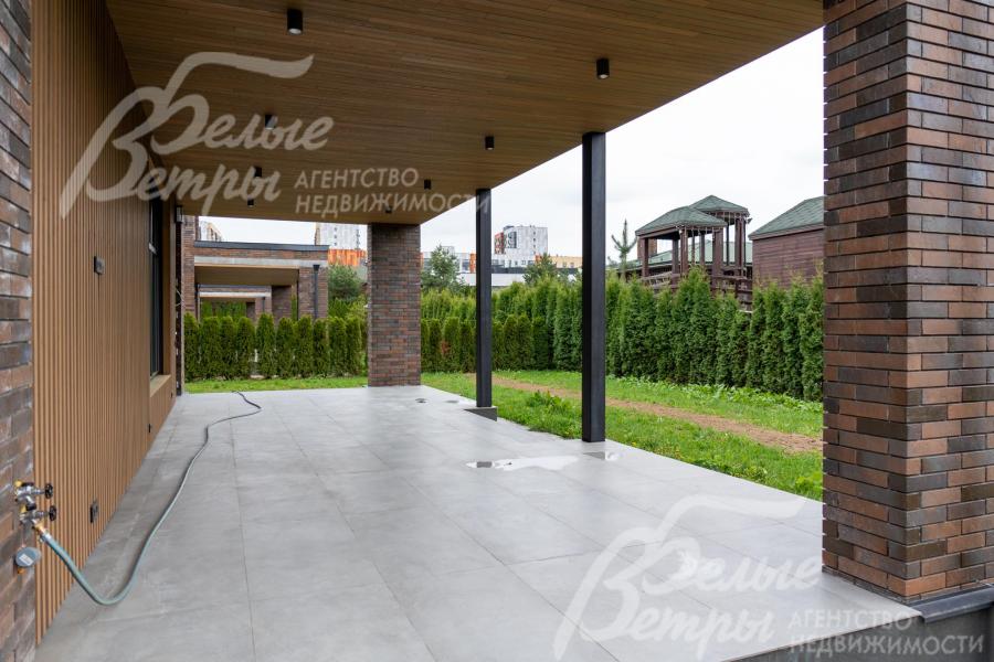 Вид с террасы на участок