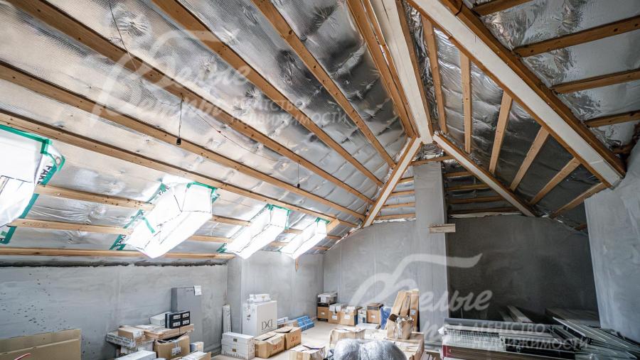 Мансардный этаж с окнами FAKRO с автоматическим проветриванием с пульт-управлением