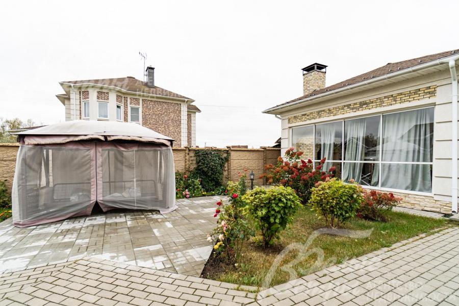 Дополнительные строения на участке