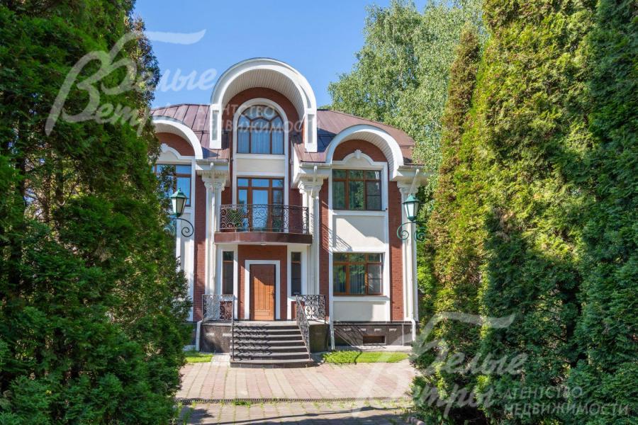 Усадьба 468 кв.м в стародачном историческом месте на территории Москвы