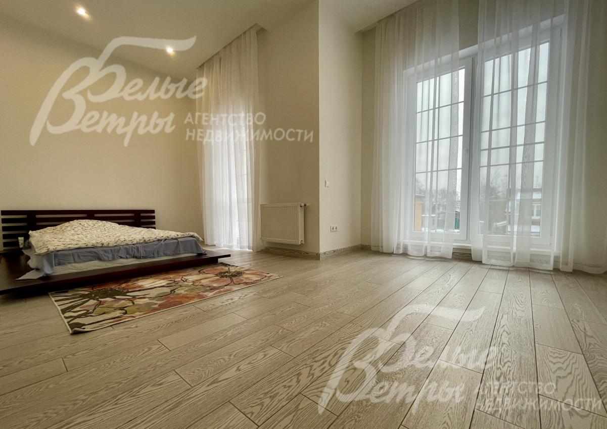 Просторная спальня на 2-ом этаже