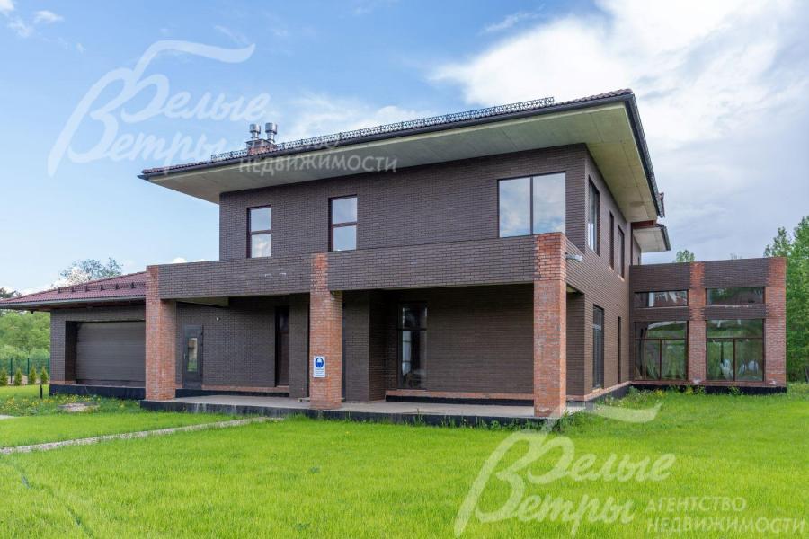 Фасад дома отделан клинкерным кирпичом