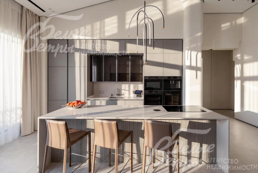 На кухне два холодильника Liebherr