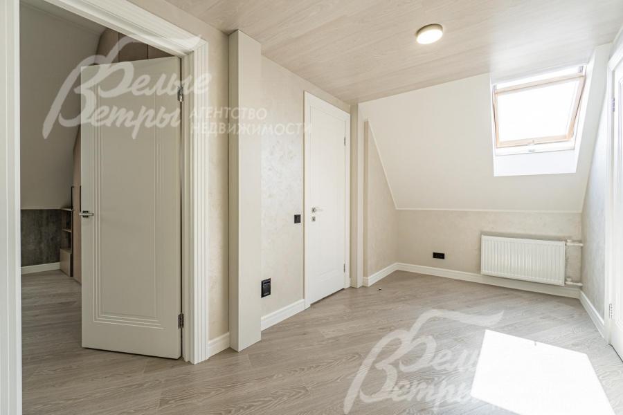 Холл мансарды