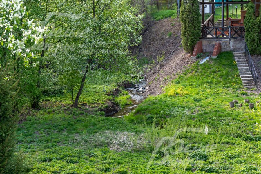 Участок на высоком берегу реки Решетня