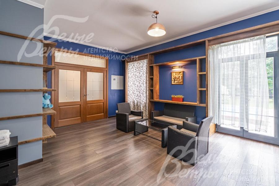 Спальня-кабинет 23 кв.м с выходом на участок