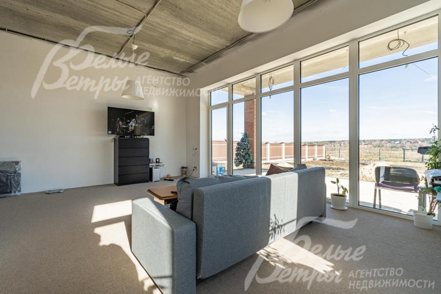 Большая площадь остекления