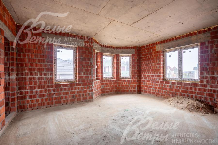 Дом - под отделку с подведёнными коммуникациями: возможна реализация любого проекта интерьера