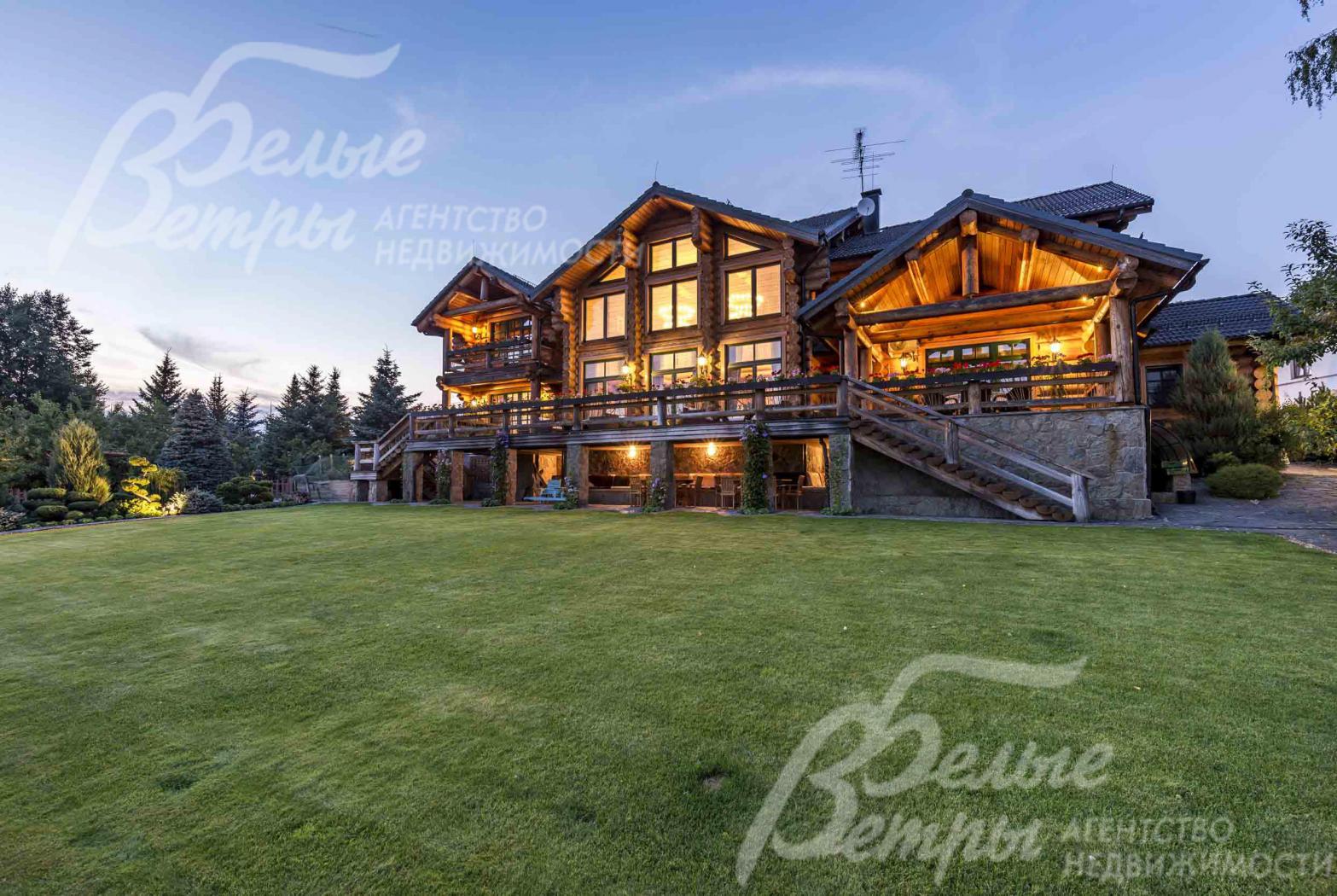 Дом построен из северной сосны (бревно)