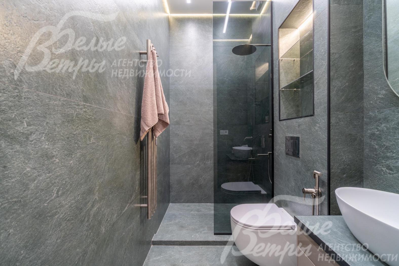 Санузел с душем на 1 этаже