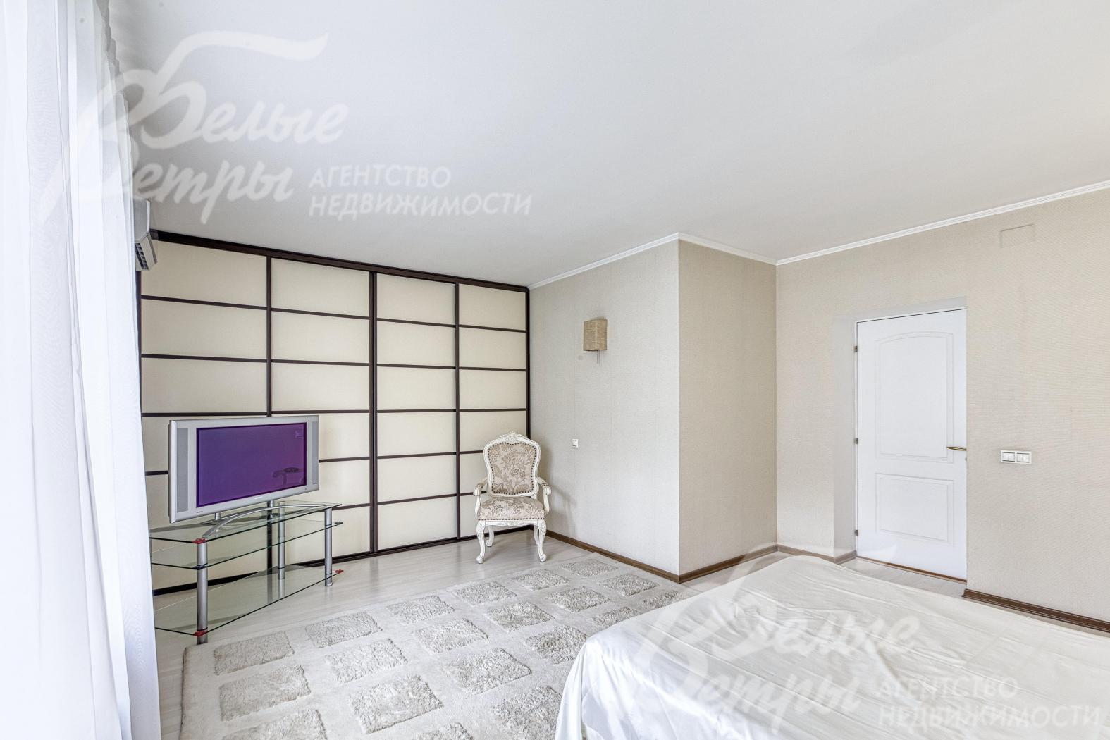 Все спальни в доме оборудованы местами для хранения вещей