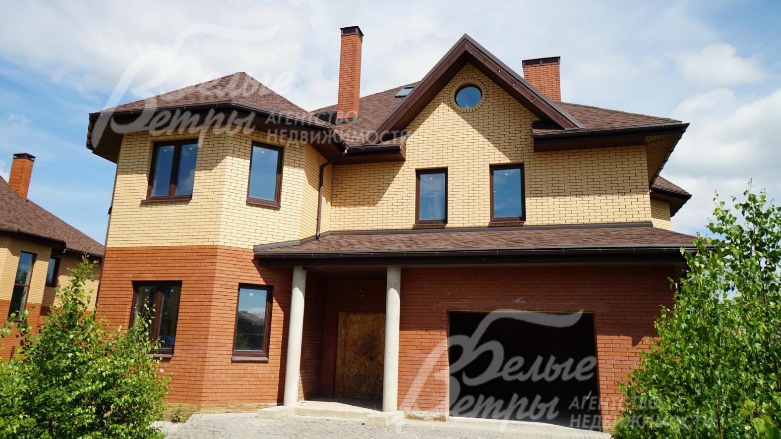 Фасад дома облицован Голицынским кирпичом