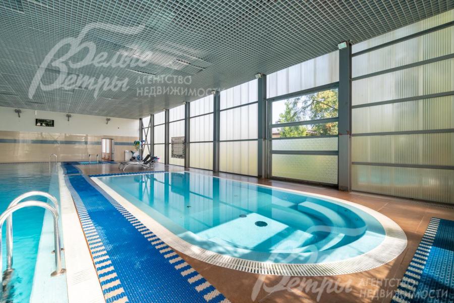 Детский бассейн с джакузи в СПА-зоне комплекса