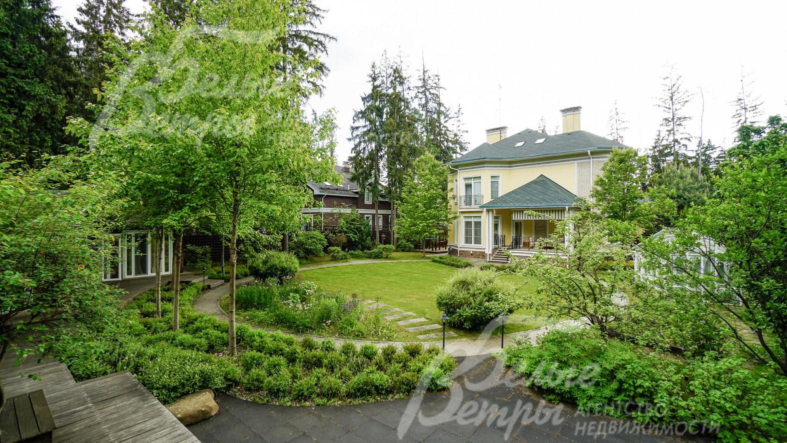 Богатый ландшафтный дизайн