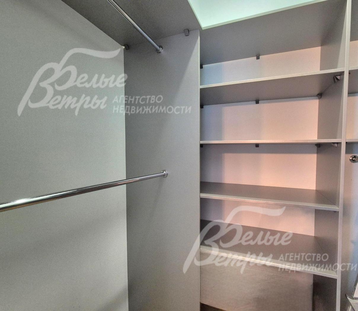 Вторая гардеробная в мастер-спальне