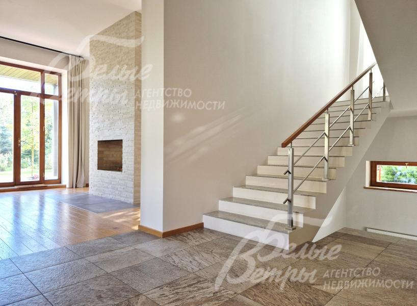 Надежный, удобный лестничный марш.