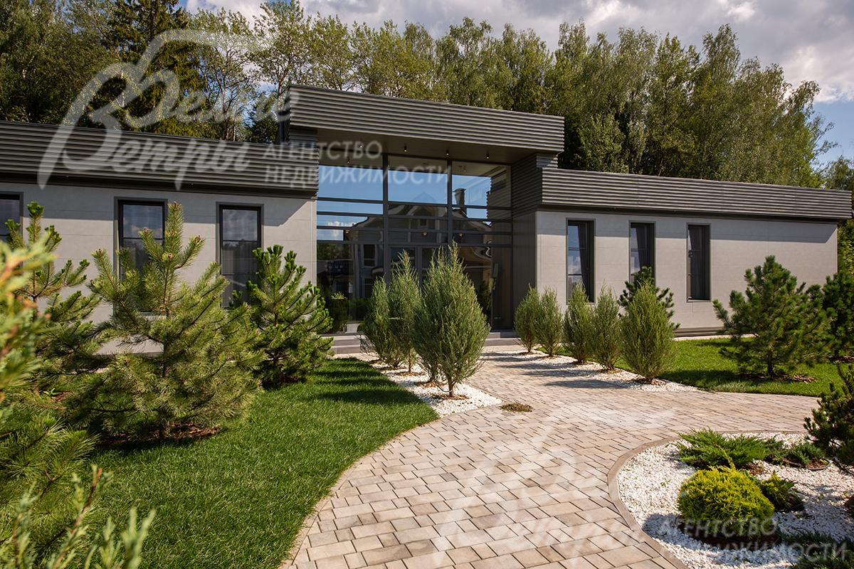 Современный одноэтажный дом, построенный по индивидуальному проекту