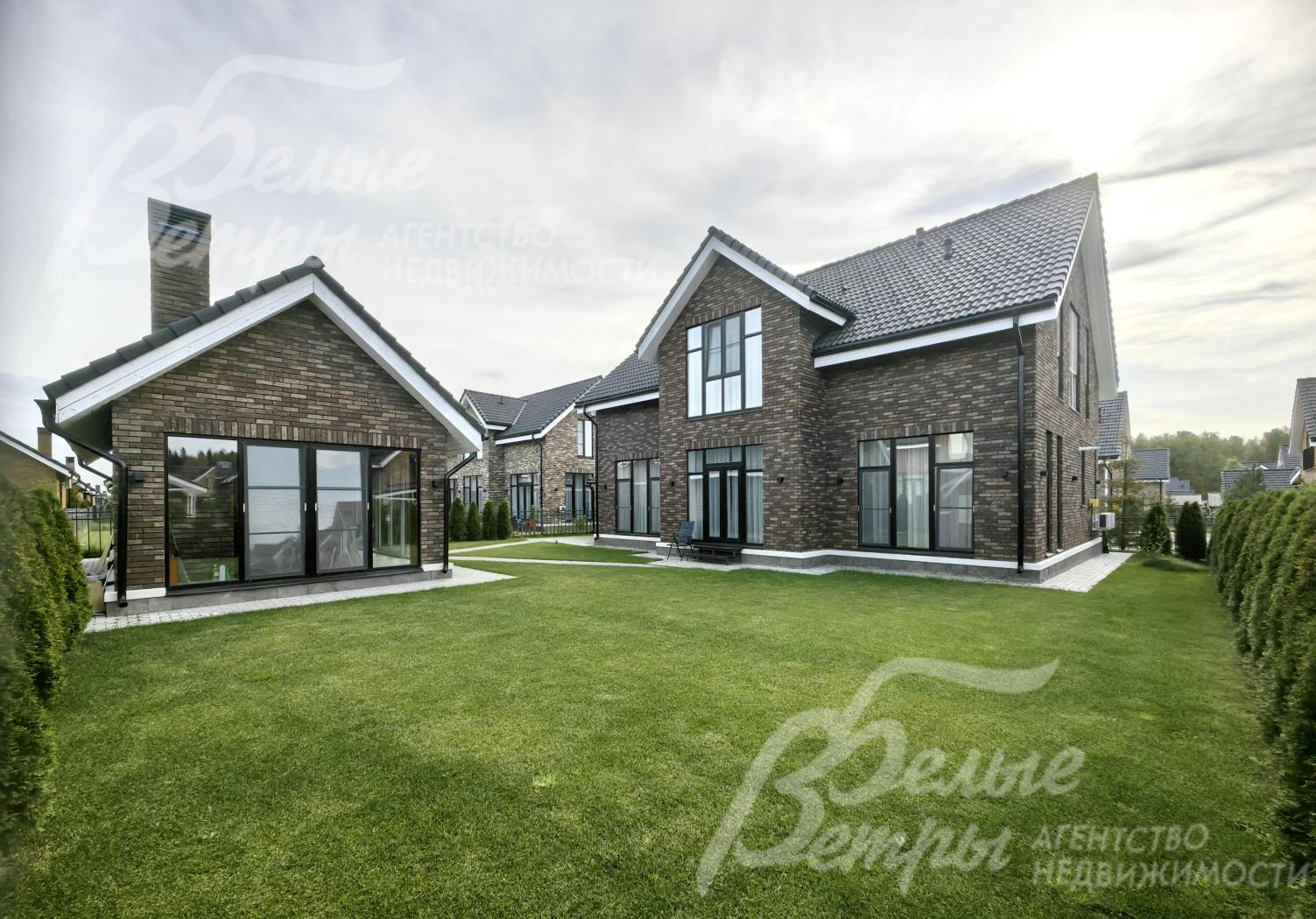 Ухоженный газон на участке 6 соток