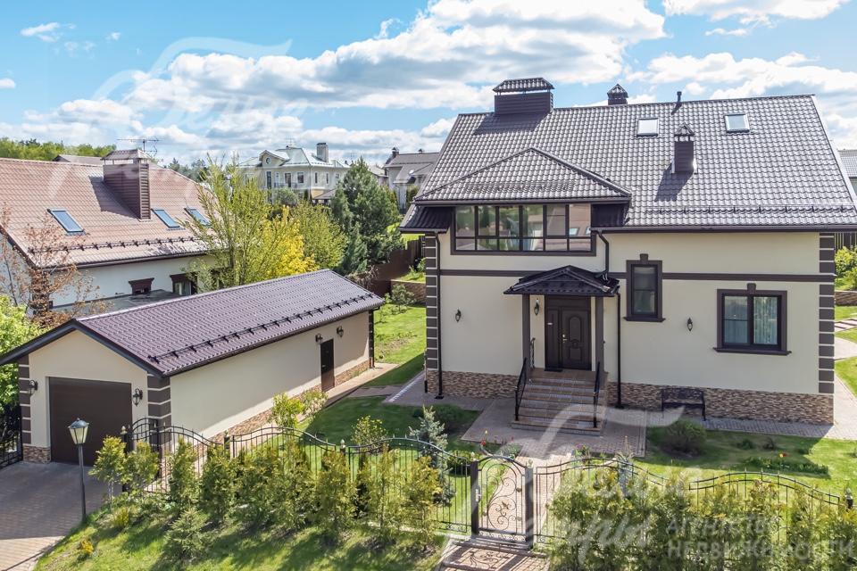 На участке 16.6 сот. расположены дом, гараж на 2 а/м и беседка