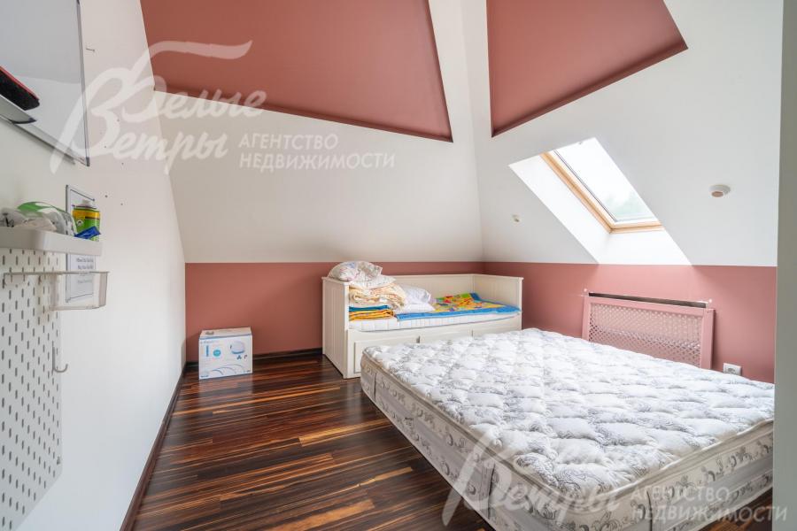 Спальня на мансардном этаже