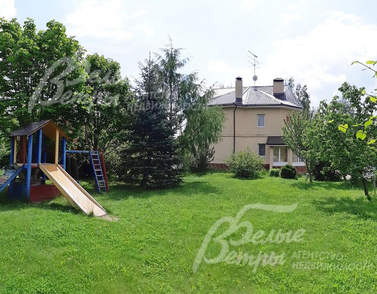 Ухоженный участок с газоном и деревьями, ИЖС, московская прописка