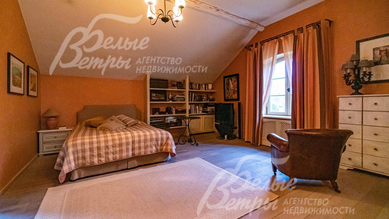 Спальня 36 кв.м с санузлом 6 кв.м на 2-ом этаже