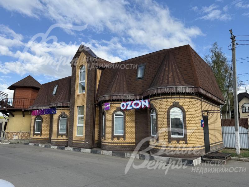 На въезде в поселок пункты выдачи Ozon и WB