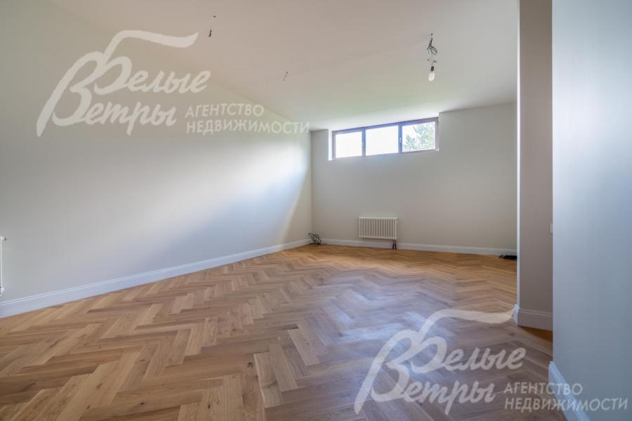 Помещение под кинотеатр или спортзал на цокольном этаже