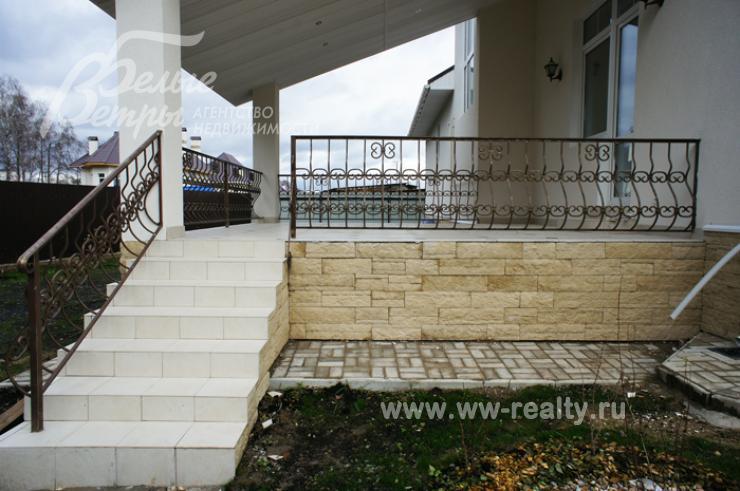 Выход на террасу из кухни