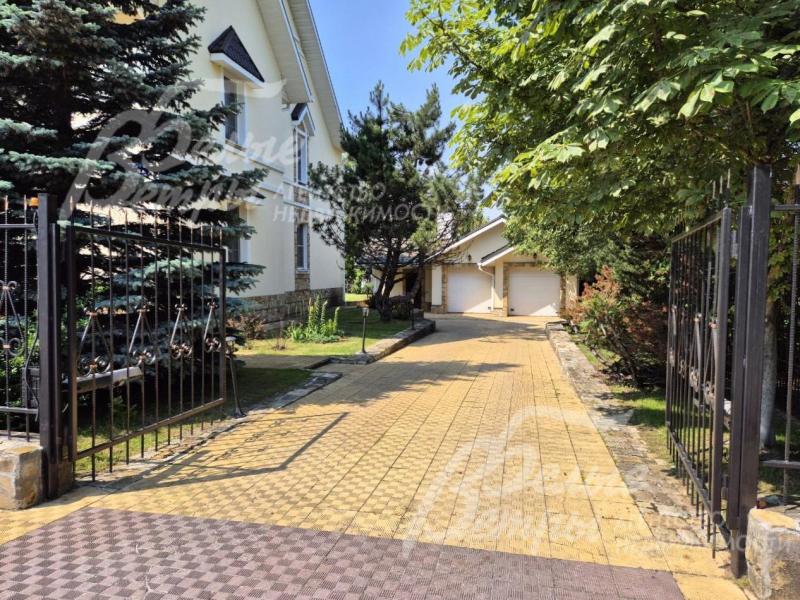 Ворота кованые, автоматические распашные.