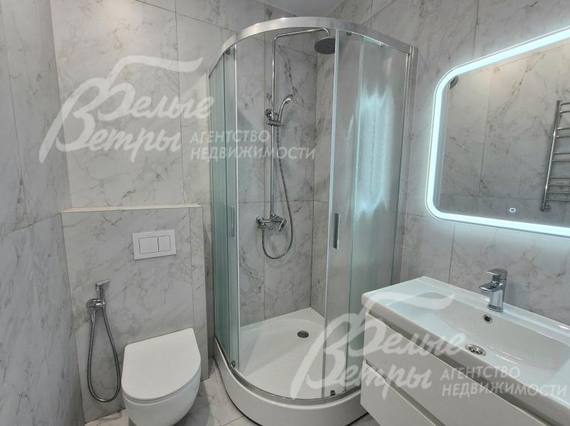 Санузел на первом этаже.