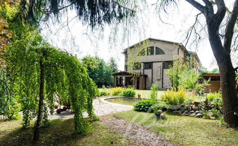 Дом-усадьба 820 кв.м на лесном участке в КП Ели