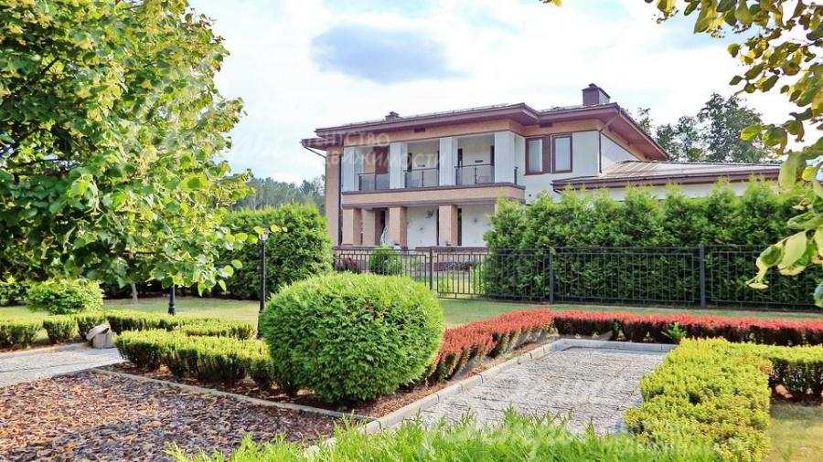 Вид с бульвара поселка