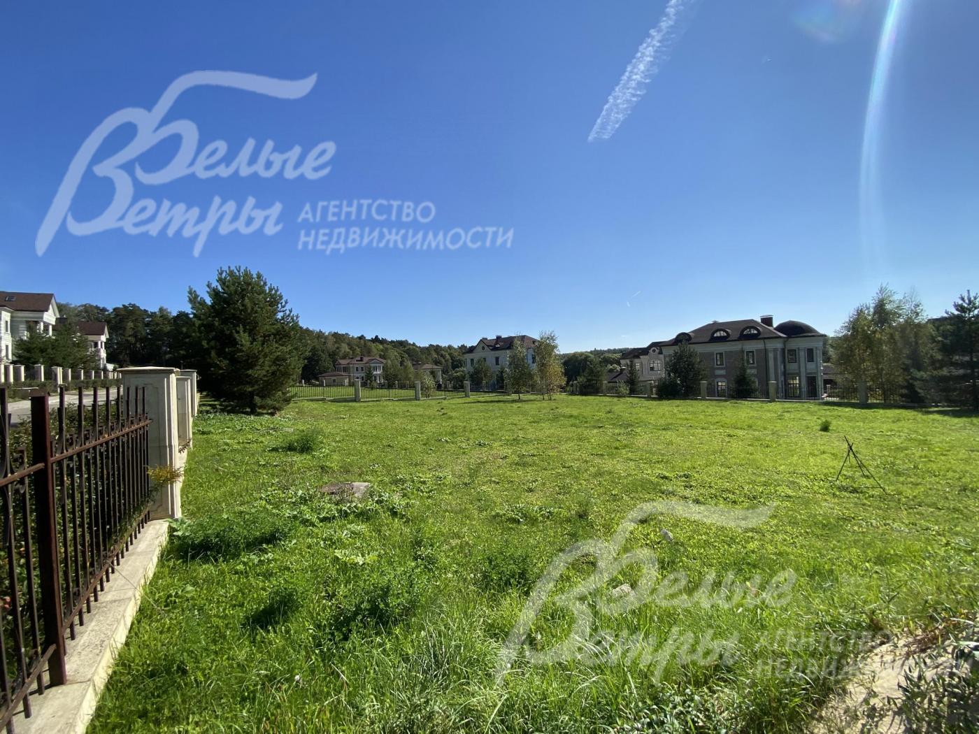 Участок 25.38 соток ровный с небольшим уклоном