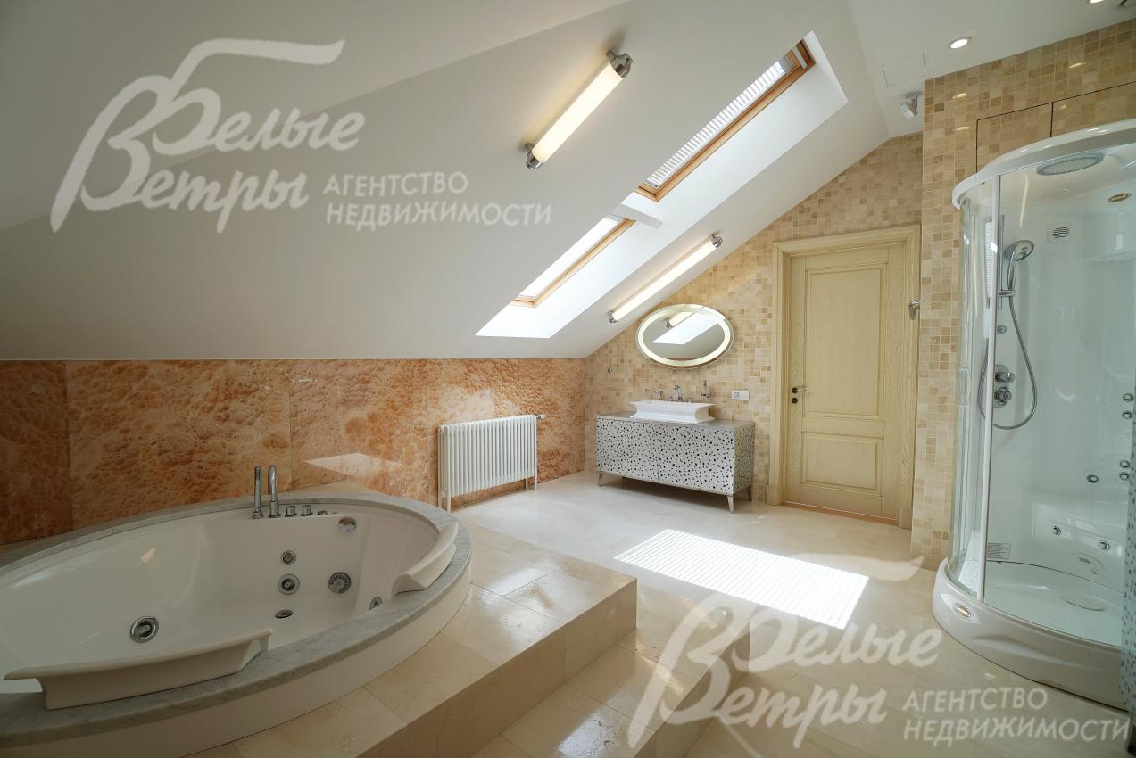 На мансарде 2 санузла детских спален - 23 кв.м и 26 кв.м