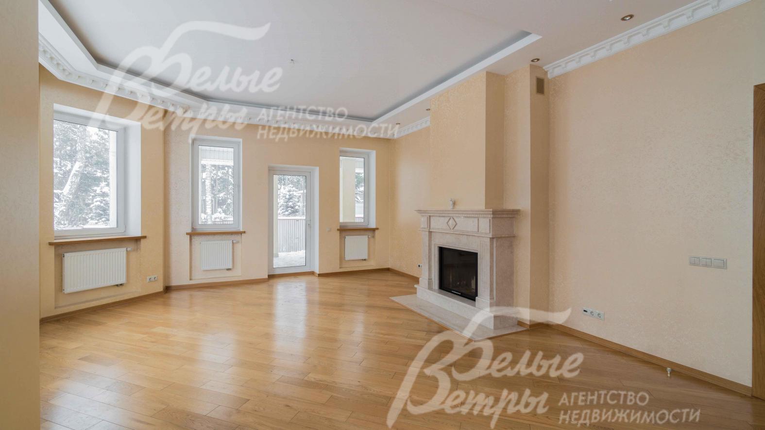 Гостиная 35 кв.м с камином 