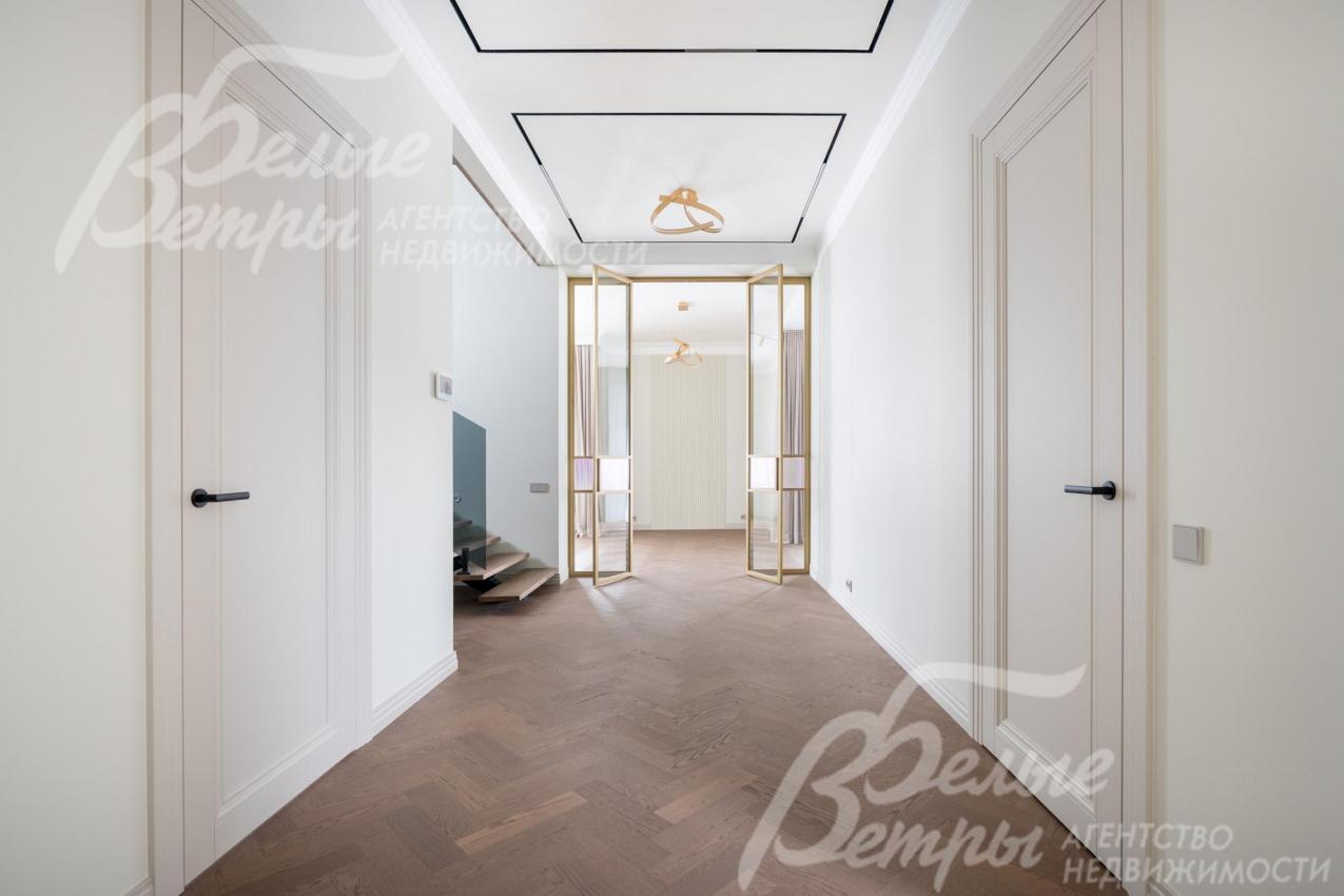 Новый дом под ключ 323 кв.м на 12 сотках.