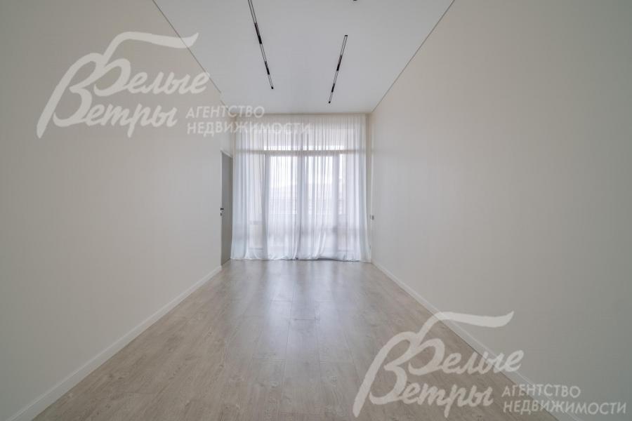 Библиотека-холл на 2-м этаже с выходом на балкон