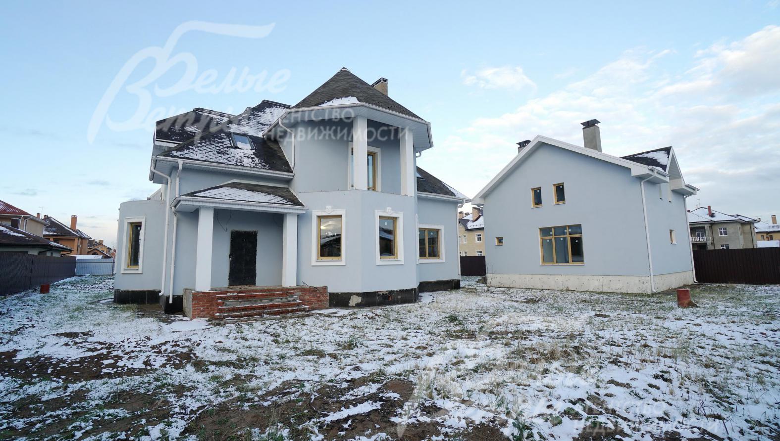 Дом под отделку 336 кв.м + гостевой дом с баней 99 кв.м