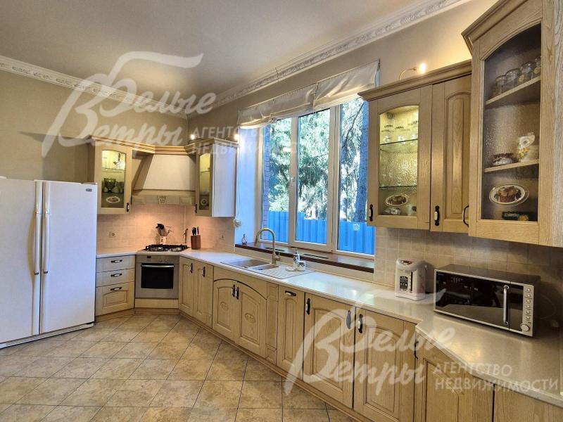 Кухня оборудована всей необходимой техникой