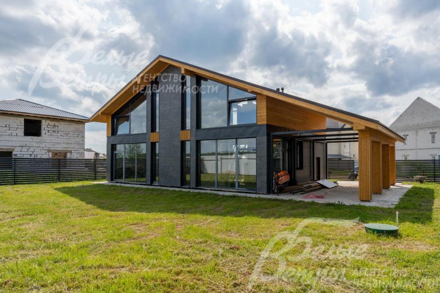 Коттедж под отделку на участке 7 соток, у леса.