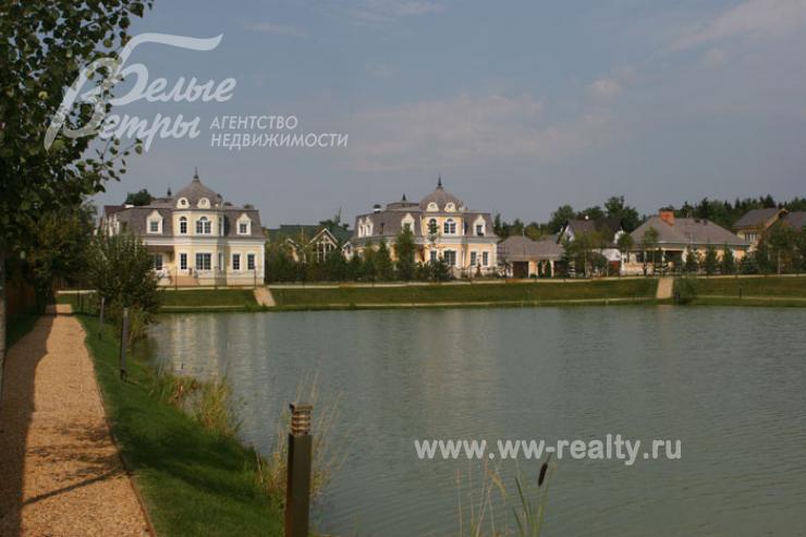 Озеро а поселке Глаголево парк