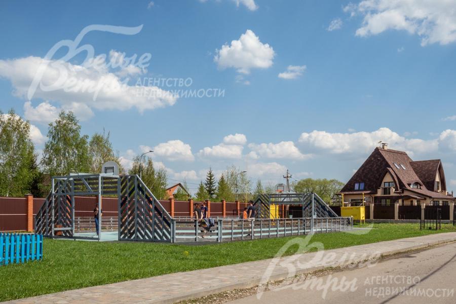 Оборудованная спортивная площадка