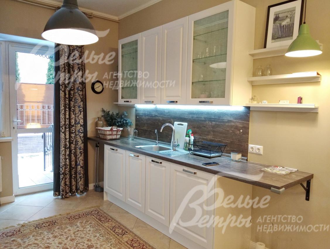 Кухня с выходом в летний садик