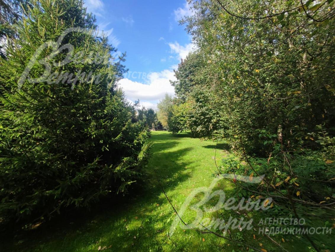 Локация - в живописном месте Подмосковья у реки Сосенка и лесного массива