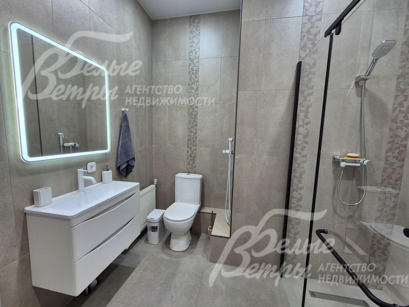 Санузел с душевой на втором этаже