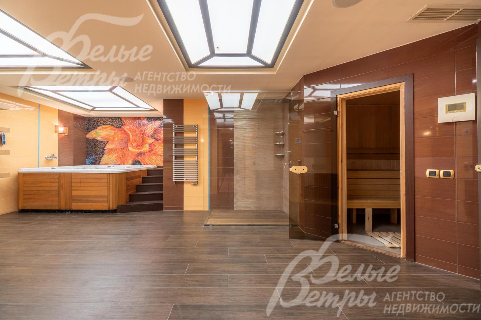 На цокольном этаже находится спа-зона с сауной и просторной комнатой отдыха