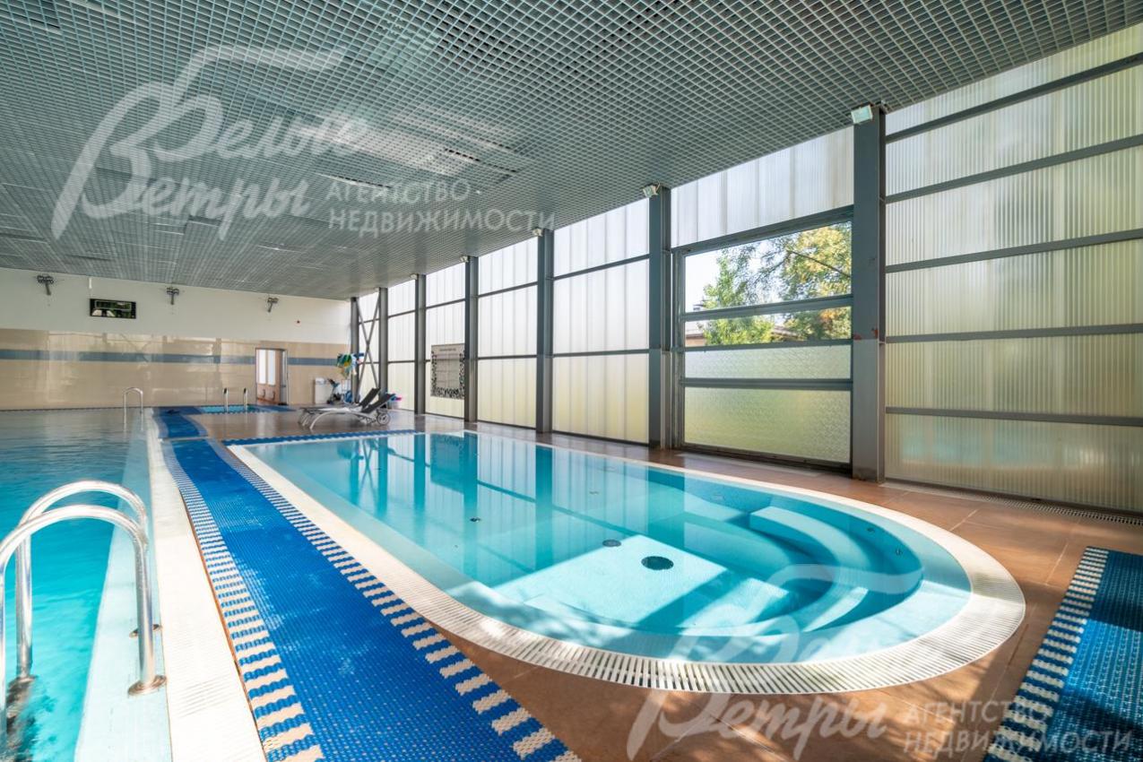 Детский бассейн с джакузи в СПА-зоне комплекса