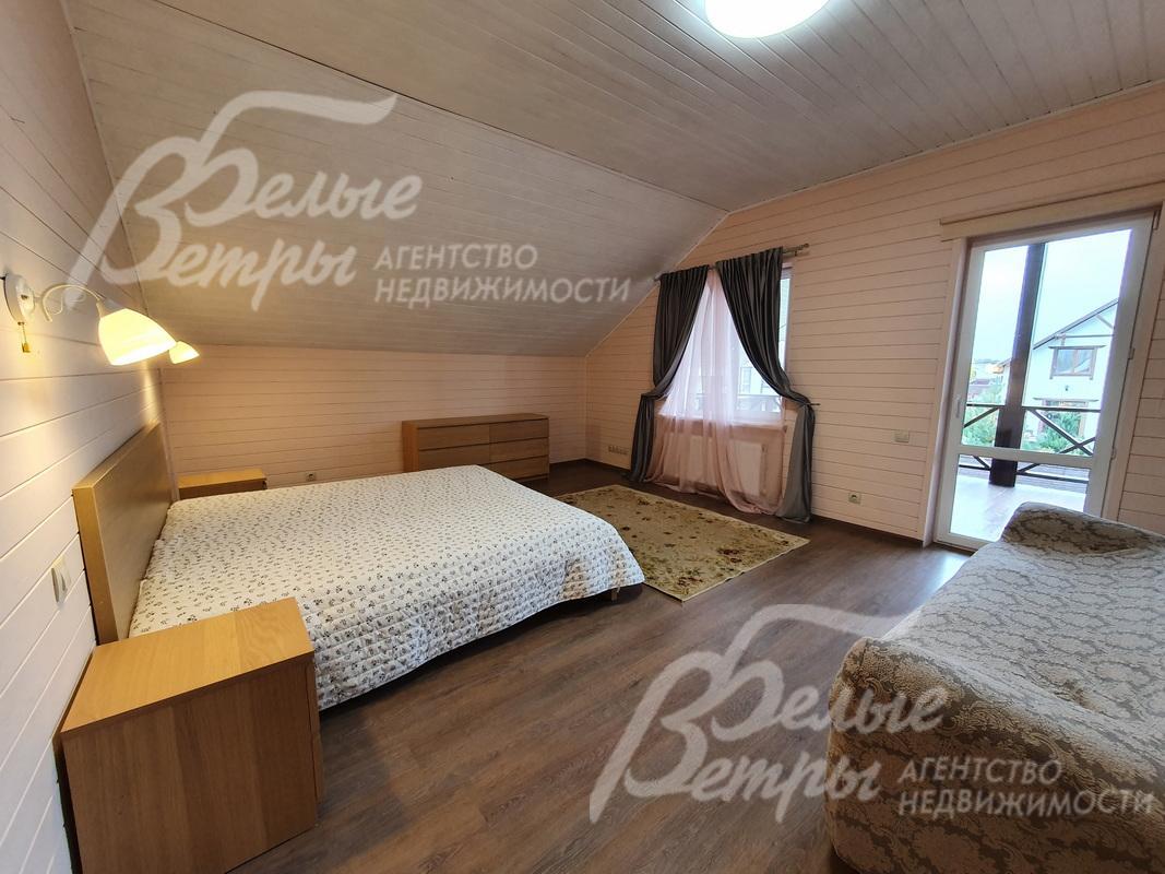 Главная спальня 24 кв.м с балконом